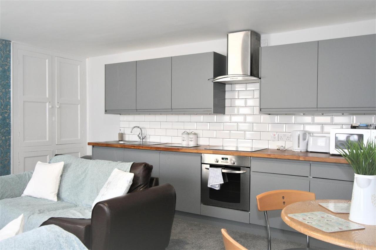 Central Serviced Apartments By Roomsbooked Cheltenham Exterior photo