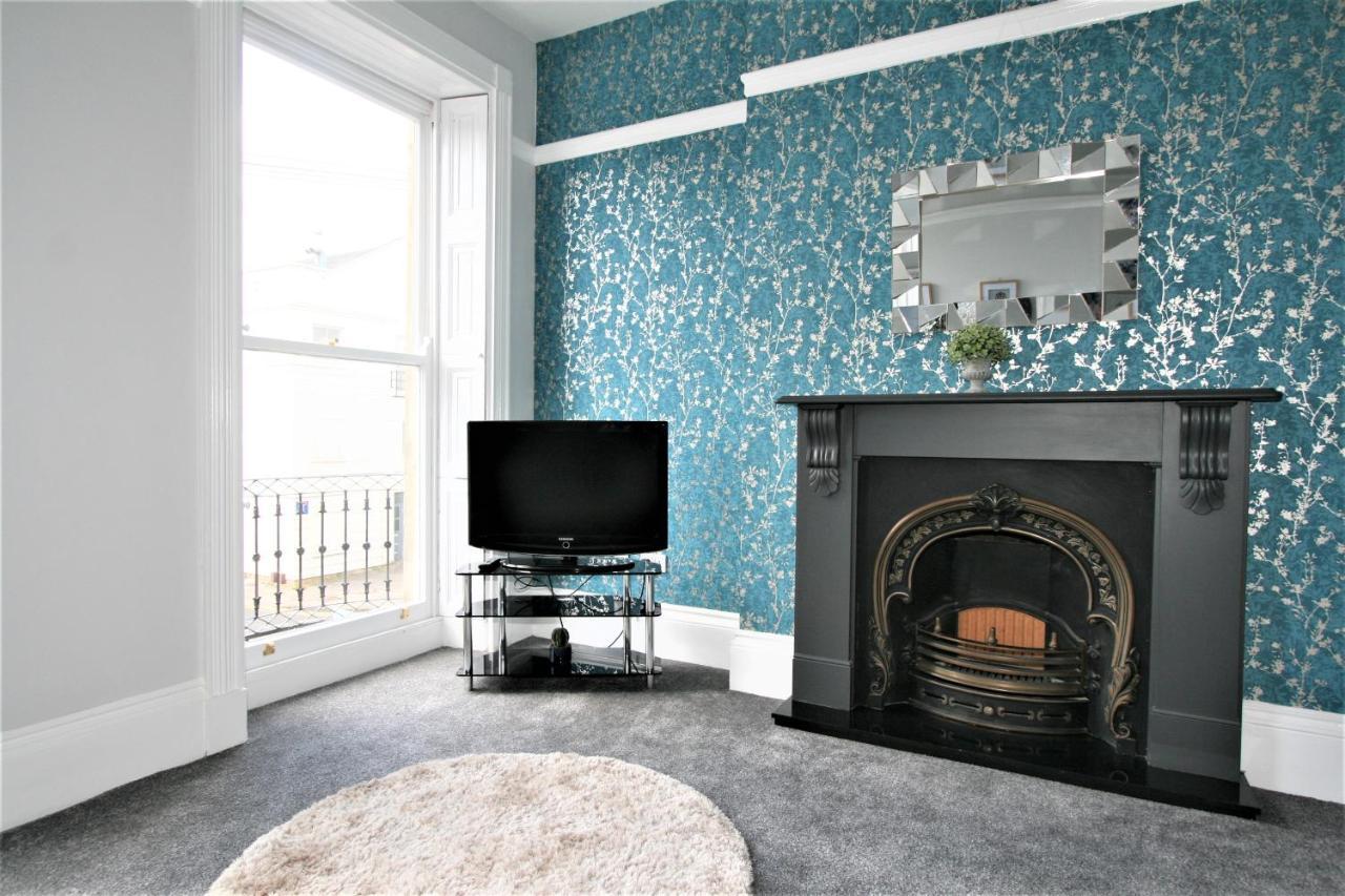 Central Serviced Apartments By Roomsbooked Cheltenham Exterior photo
