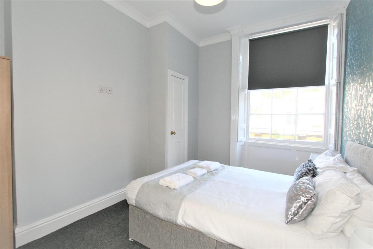 Central Serviced Apartments By Roomsbooked Cheltenham Exterior photo