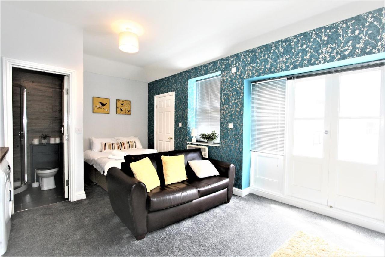Central Serviced Apartments By Roomsbooked Cheltenham Exterior photo